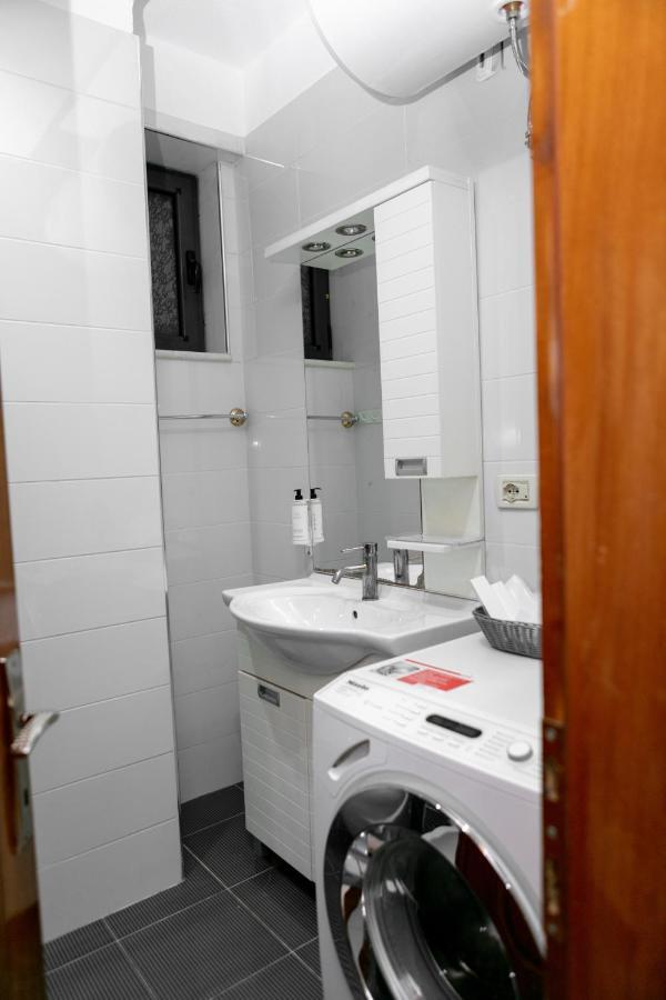 Spacious City Paradise - 3Br Apt In The Heart Of Тирана Экстерьер фото